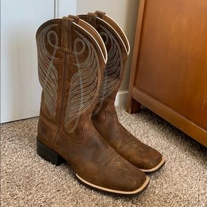 Ariat Round Up square toe boots